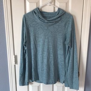Woman’s Columbia Long Sleeve Shirt with hoodie
